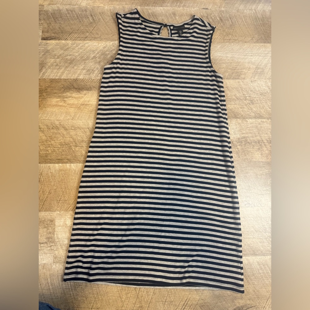 Adrienne Vittadini size SMALL spriped sleeveless midi t-shirt dress